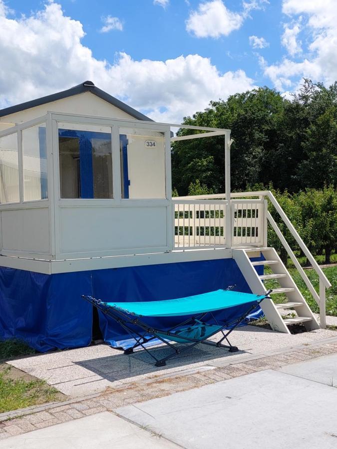 Villa Voormalig Strandhuisje In Boomgaard In Hengstdijk Extérieur photo