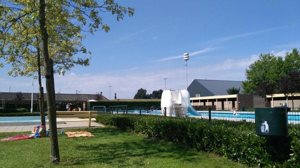 Villa Voormalig Strandhuisje In Boomgaard In Hengstdijk Extérieur photo