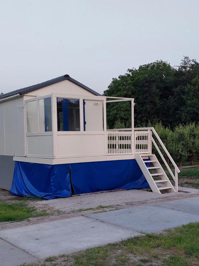 Villa Voormalig Strandhuisje In Boomgaard In Hengstdijk Extérieur photo